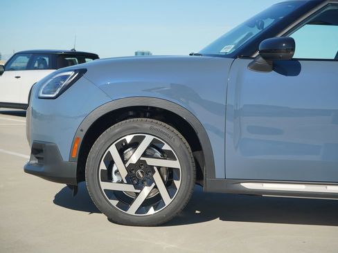 New 2025 MINI Cooper Countryman SE image 2