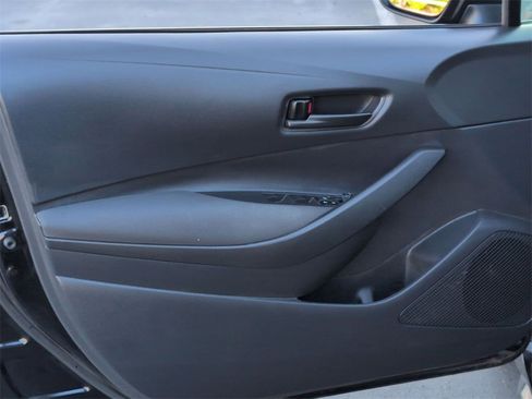 Used 2025 Toyota Corolla LE image 16