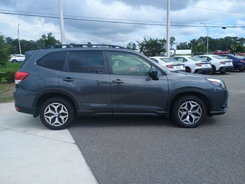 Used 2023 Subaru Forester Premium AWD/4WD image 4