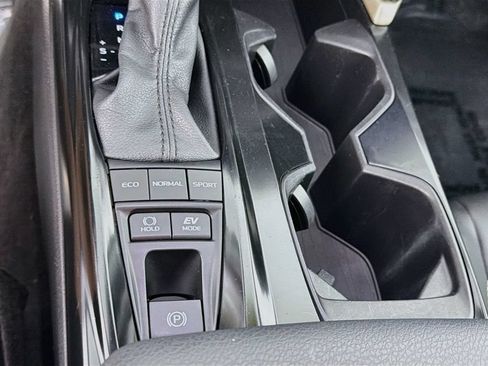 Used 2025 Toyota Camry SE FWD image 22