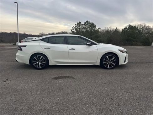 Used 2023 Nissan Maxima SL image 3
