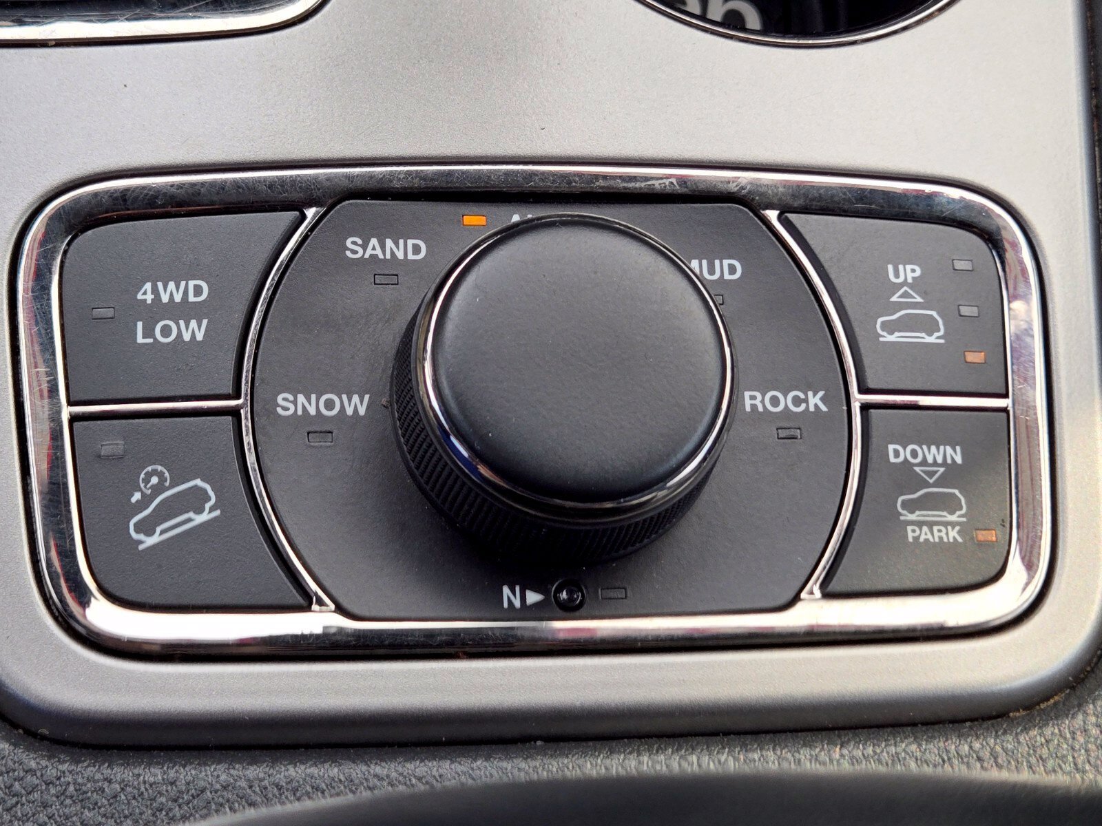 Used 2020 Jeep Grand Cherokee High Altitude AWD/4WD image 27