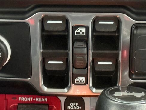 Used 2024 Jeep Wrangler Unlimited Rubicon image 33