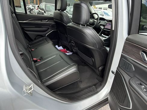Used 2023 Jeep Grand Cherokee 4WD 4xe image 21