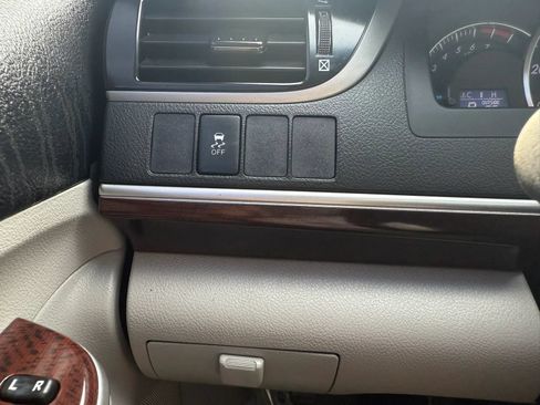 Used 2012 Toyota Camry XLE FWD image 24