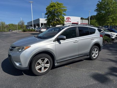 Used 2014 Toyota RAV4 XLE image 2