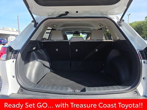 Certified 2025 Toyota Corolla Cross L FWD image 20