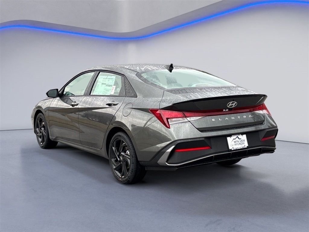 Used 2026 Hyundai Elantra Sport FWD image 6