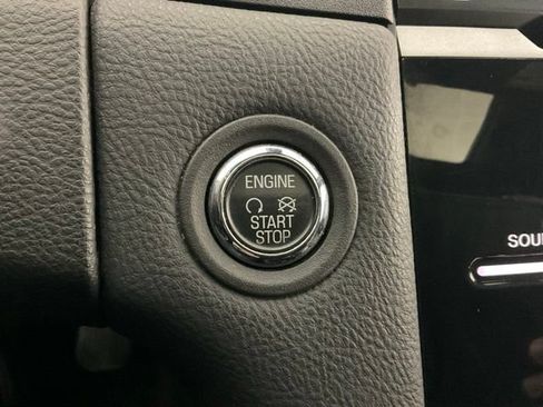 Used 2015 Ford Taurus Limited w/ Equipment Group 301A AWD/4WD image 13