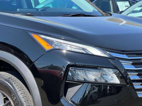 Used 2025 Nissan Rogue S AWD/4WD image 8