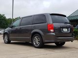 Used 2016 Dodge Grand Caravan SE image 3
