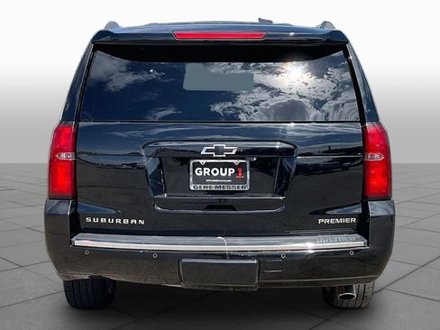 Used 2020 Chevrolet Suburban Premier w/ Premier Plus Edition RWD image 5