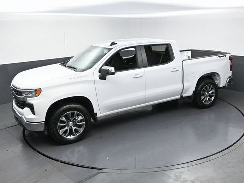 Used 2025 Chevrolet Silverado 1500 LT image 44