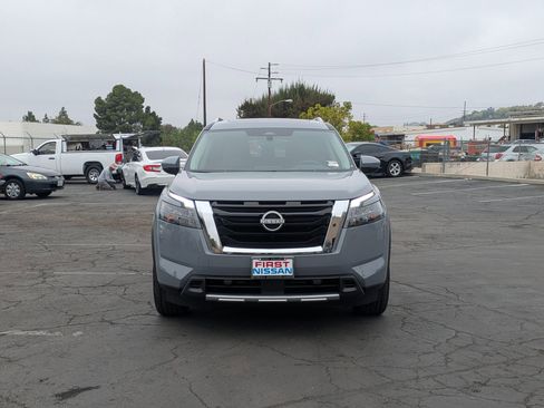 New 2025 Nissan Pathfinder Platinum w/ Cargo Package image 2