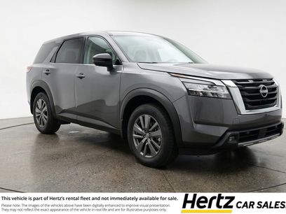 Used 2025 Nissan Pathfinder SV