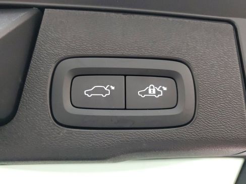 Used 2024 Volvo XC60 B5 Plus w/ Protection Package Premier AWD/4WD image 12