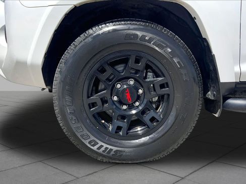 Used 2022 Toyota 4Runner SR5 RWD image 11