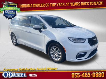 Used 2023 Chrysler Pacifica Touring-L