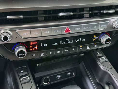 Used 2025 Kia Telluride S FWD image 24