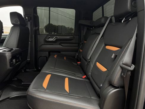 Used 2024 GMC Sierra 2500 AT4 w/ Technology Package AWD/4WD image 29