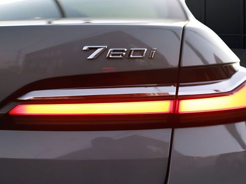 Used 2023 BMW 760i xDrive w/ Luxury Rear Seating Package image 36