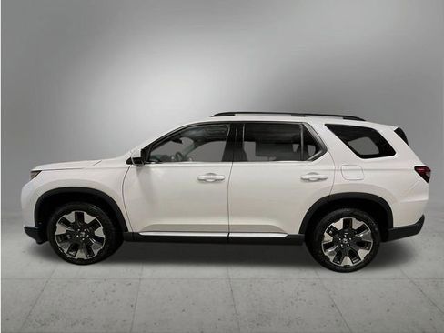 New 2026 Honda Pilot Touring image 2