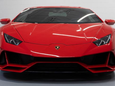 Used 2020 Lamborghini Huracan EVO AWD/4WD image 2
