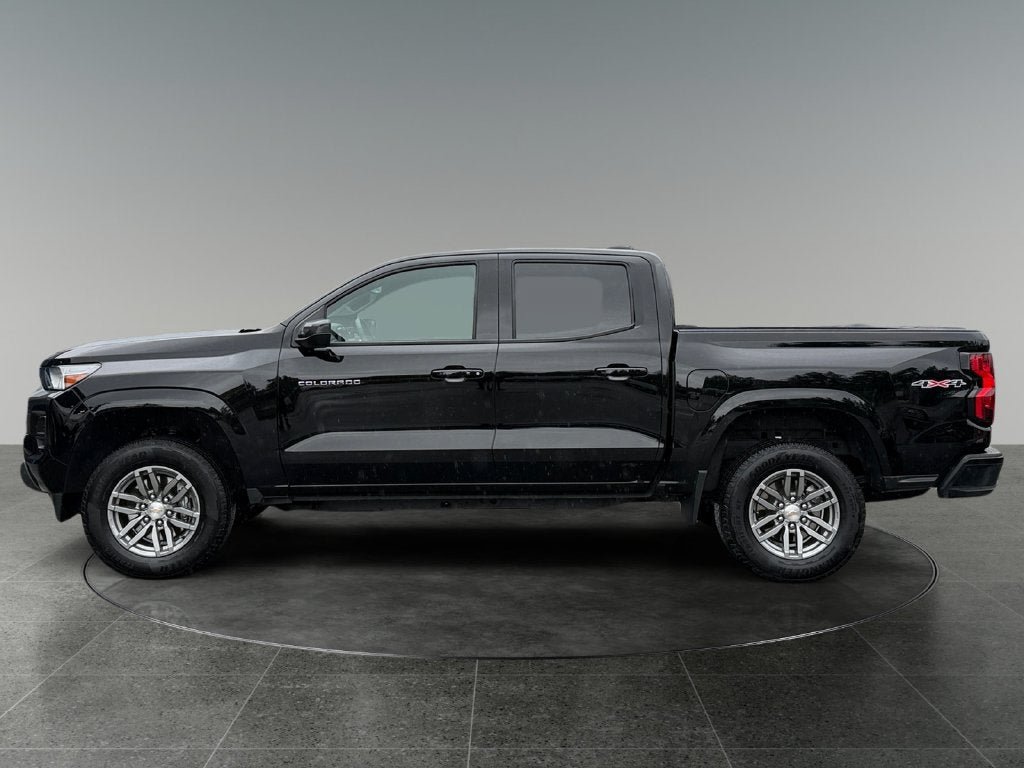 Used 2025 Chevrolet Colorado LT AWD/4WD image 6