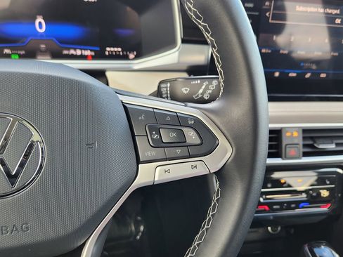 New 2025 Volkswagen Taos SE AWD/4WD image 18