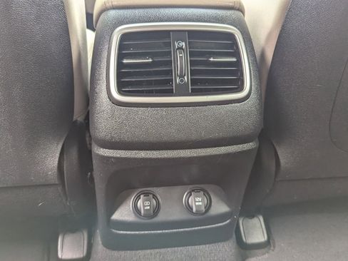 Used 2019 Kia Sorento FWD image 13