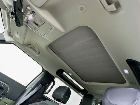 Used 2021 Land Rover Defender 90 First Edition AWD/4WD image 28