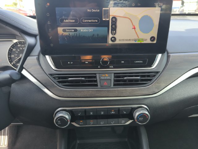 Certified 2024 Nissan Altima 2.5 SV w/ SV Premium Package FWD image 35