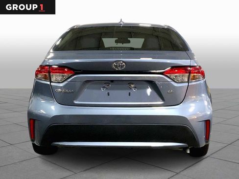 Used 2021 Toyota Corolla LE image 4