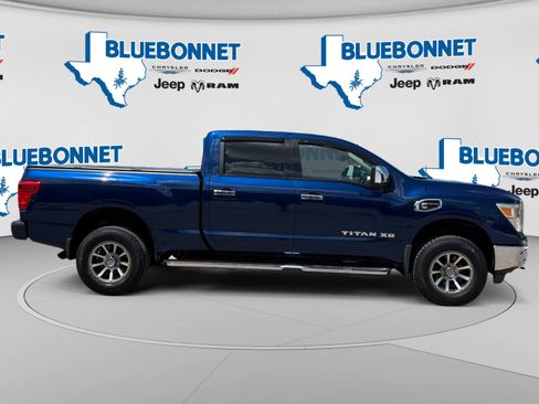 Used 2016 Nissan Titan SL AWD/4WD image 4