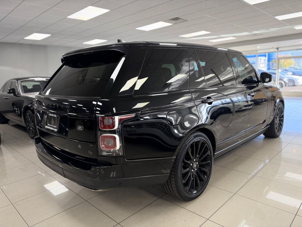 Used 2019 Land Rover Range Rover Long Wheelbase Autobiography AWD/4WD image 7