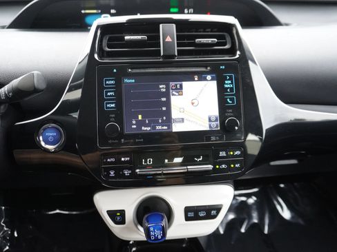 Used 2017 Toyota Prius Prime Plus FWD image 18