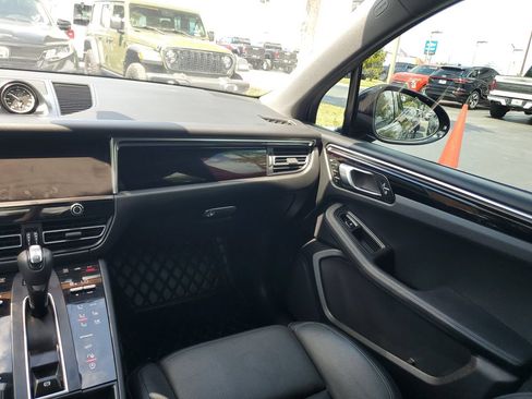 Used 2024 Porsche Macan S AWD/4WD image 13