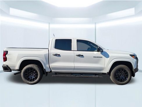 Used 2026 Chevrolet Colorado W/T w/ WT Custom Package RWD image 7