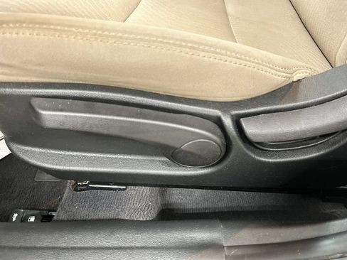 Used 2014 Hyundai Elantra SE FWD image 10
