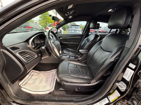 Used 2013 Chrysler 200 Touring FWD image 16