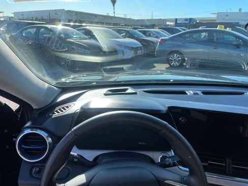 Used 2025 Chevrolet Trax LT w/ LT Convenience Package image 34