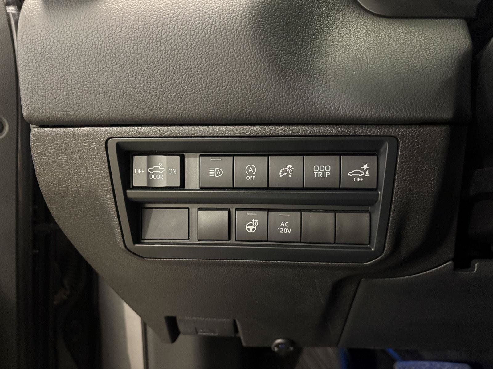 Used 2024 Toyota Tundra Limited AWD/4WD image 19