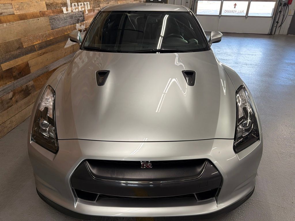 Used 2009 Nissan GT-R Premium AWD/4WD image 6