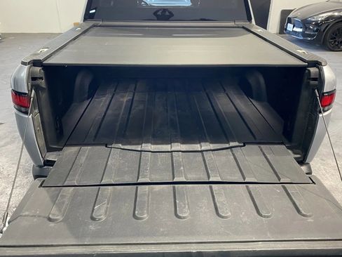 Used 2022 Rivian R1T Adventure image 10