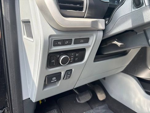 Used 2023 Ford F150 Lightning XLT AWD/4WD image 16