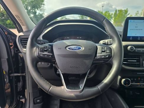 Used 2022 Ford Escape SE w/ Cold Weather Package AWD/4WD image 24