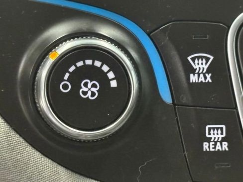 Used 2016 Chevrolet Malibu LT FWD image 26