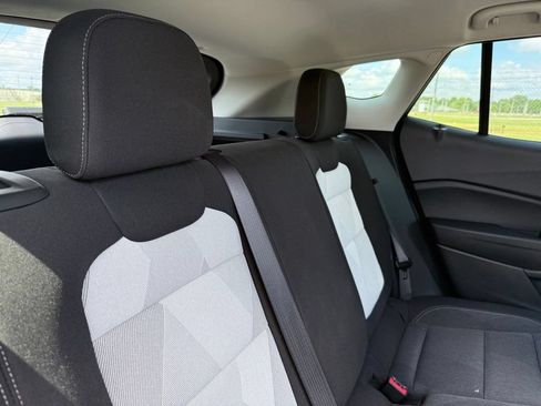 Used 2024 Chevrolet Trax LS w/ LS Convenience Package FWD image 31