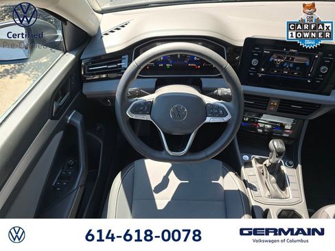 Used 2025 Volkswagen Jetta SE w/ Sunroof Package FWD image 16