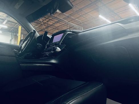 Used 2018 Chevrolet Suburban LT AWD/4WD image 24